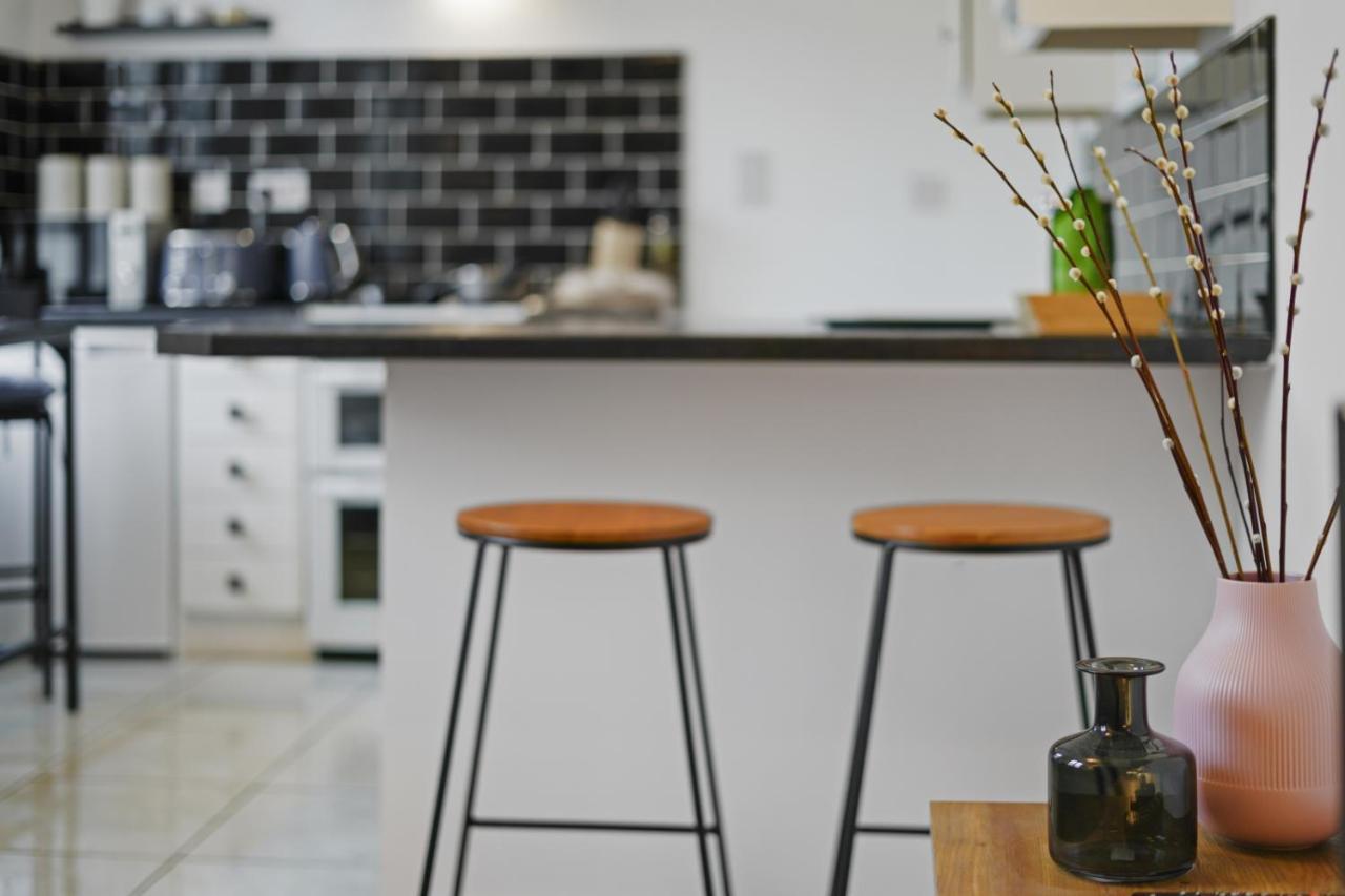 Central Gem Of Leamington Spa - Sleeps 5 Apartment ภายนอก รูปภาพ